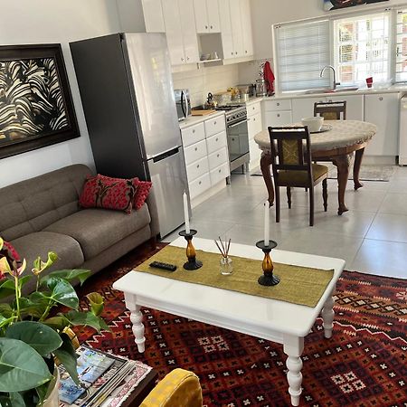 Somerset West Garden Apartments 2 Ngoại thất bức ảnh